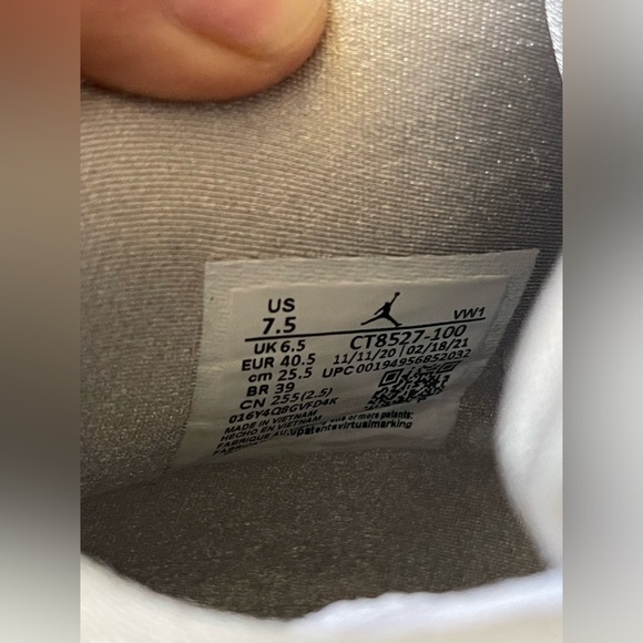 Air Jordan 4 Oreos​ - Picture 10 of 11